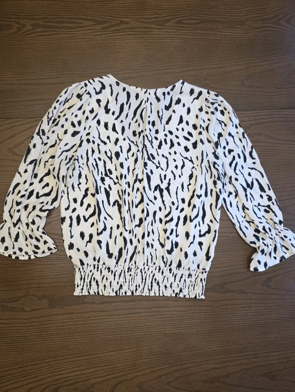 Philosophy Animal Print Smocked Blouse Long Slevees V-neck Quiet Luxury Mob Wife - Picture 6 of 8